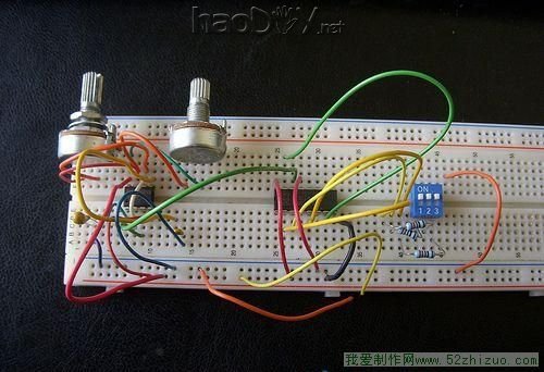 5.jpg 快速甩动时会显示彩色的灯