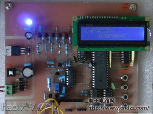牛人出品:基于51单片设计的电容频率仪,图多,慎入!