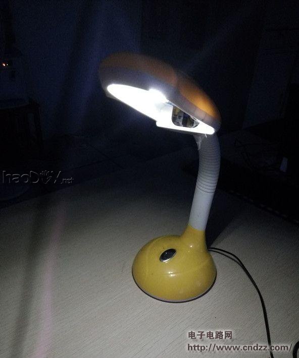 厉害了,微信控制台灯,关灯不用离开被窝了!