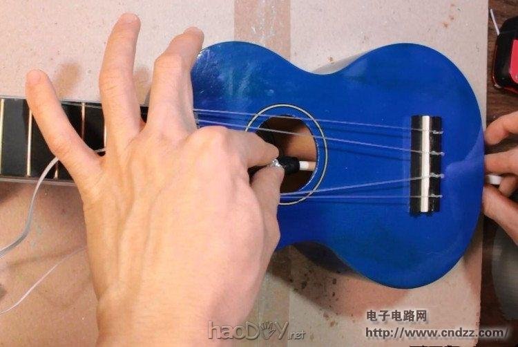 技术宅改造尤克里里,效果很意外