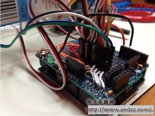 超声波避障+自我充电,歪果仁造的智能机器人请围观!