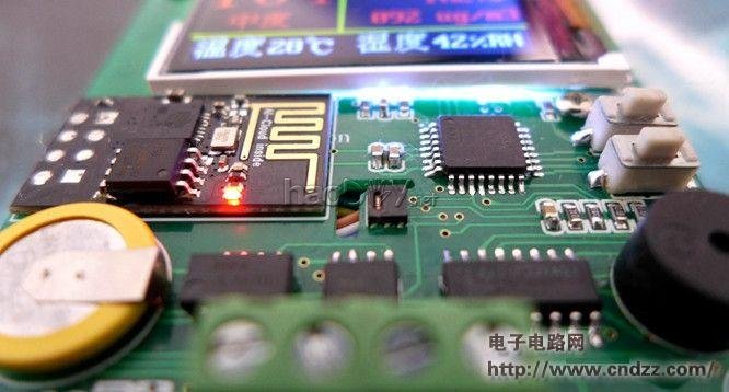 多功能的空气检测仪,甲醛、PM2.5、温湿度检测