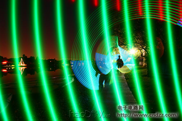 炫酷到底,制作你自己的多彩光剑,用光作画