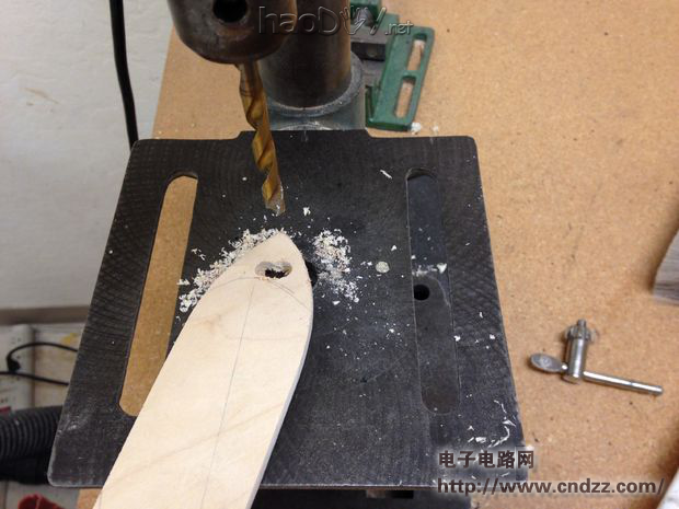 炫酷到底,制作你自己的多彩光剑,用光作画