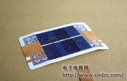 DIY一个不用花钱的太阳能充电器!