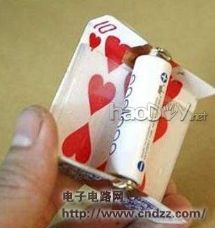 DIY一个不用花钱的太阳能充电器!