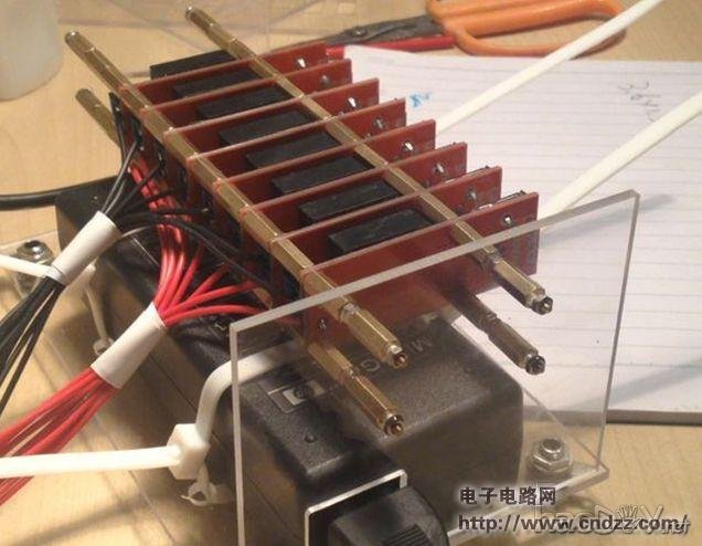 旧笔记本电源发挥余热,改造成8口USB充电器!