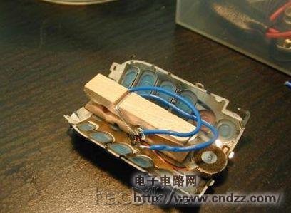 旧手机改造成会走的蟑螂小强