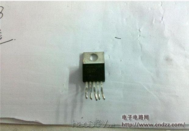 DIY实用性强、功能多的移动电源