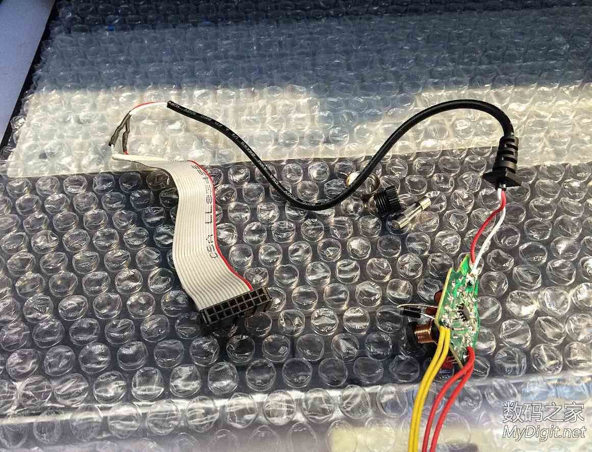 泰克数字示波器内置彩色CRT更换液晶屏图解(Tektronix TDS754C