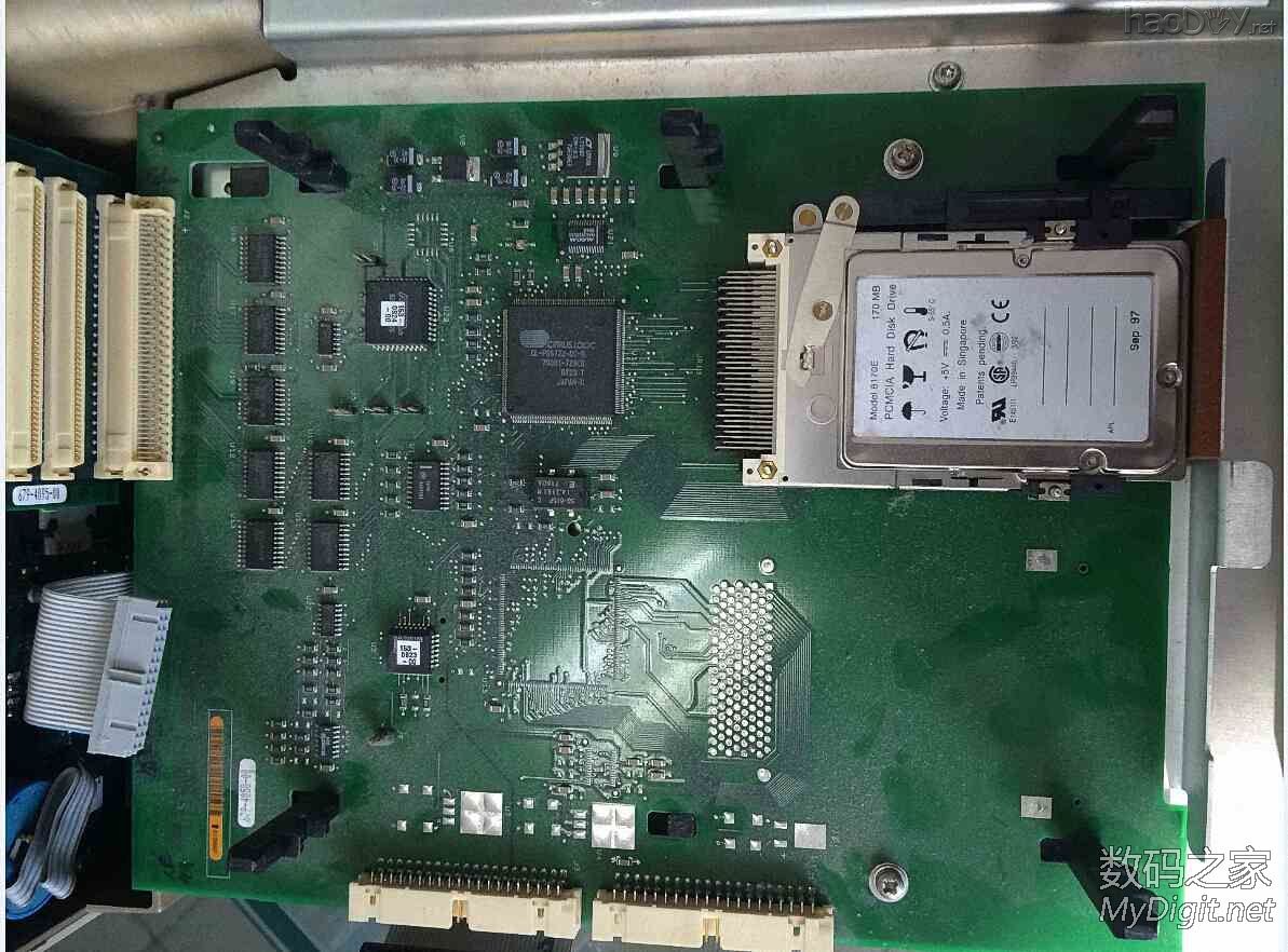 泰克数字示波器内置彩色CRT更换液晶屏图解(Tektronix TDS754C) 泰克数字示波器内置彩色CRT更换液晶屏图解(Tektronix TDS754C