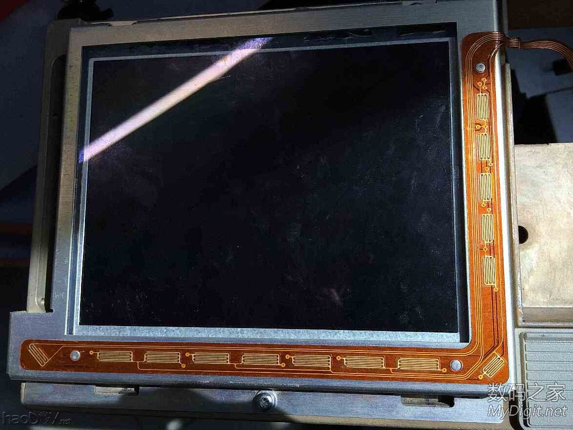 泰克数字示波器内置彩色CRT更换液晶屏图解(Tektronix TDS754C