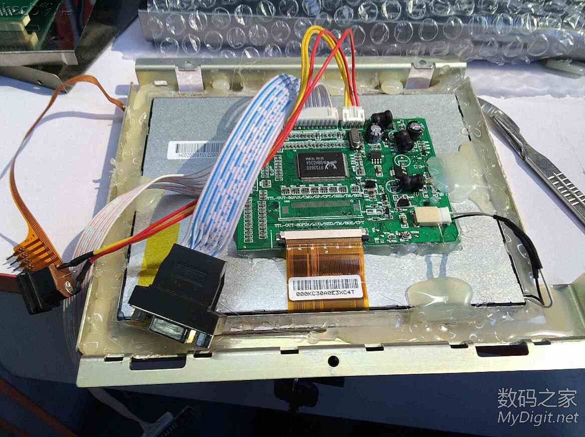 泰克数字示波器内置彩色CRT更换液晶屏图解(Tektronix TDS754C