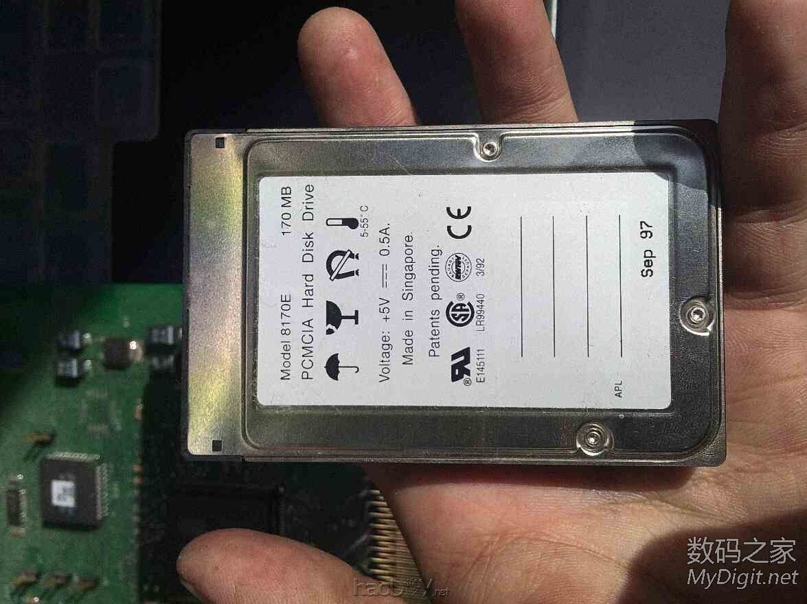 泰克数字示波器内置彩色CRT更换液晶屏图解(Tektronix TDS754C) 泰克数字示波器内置彩色CRT更换液晶屏图解(Tektronix TDS754C