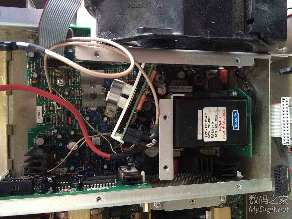 泰克数字示波器内置彩色CRT更换液晶屏图解(Tektronix TDS754C) 泰克数字示波器内置彩色CRT更换液晶屏图解(Tektronix TDS754C