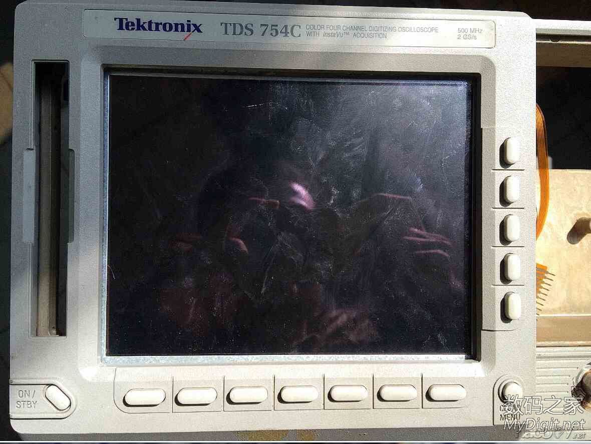 泰克数字示波器内置彩色CRT更换液晶屏图解(Tektronix TDS754C