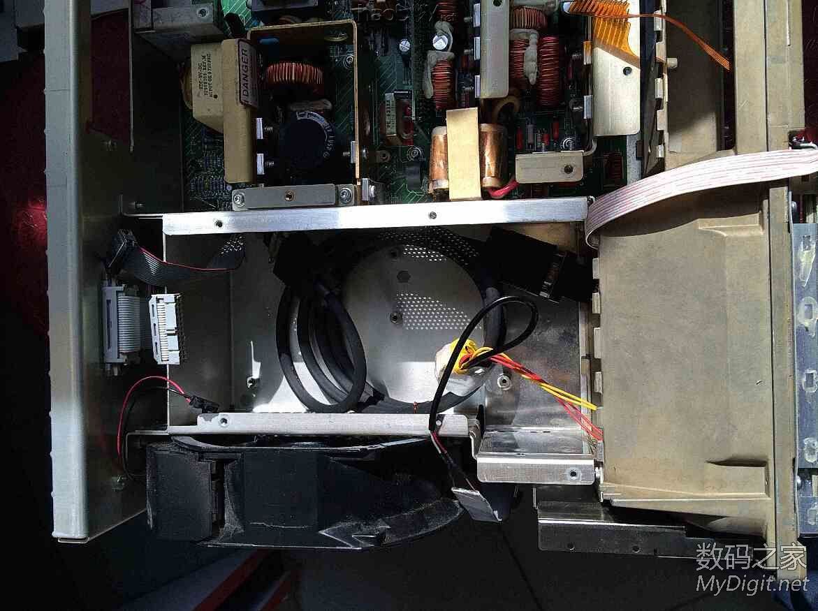 泰克数字示波器内置彩色CRT更换液晶屏图解(Tektronix TDS754C