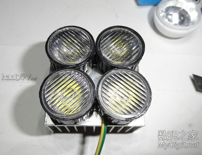 『MM DIY』一堆鸡肋的东西组合成个应急灯 『MM DIY』一堆鸡肋的东西组合成个应急灯