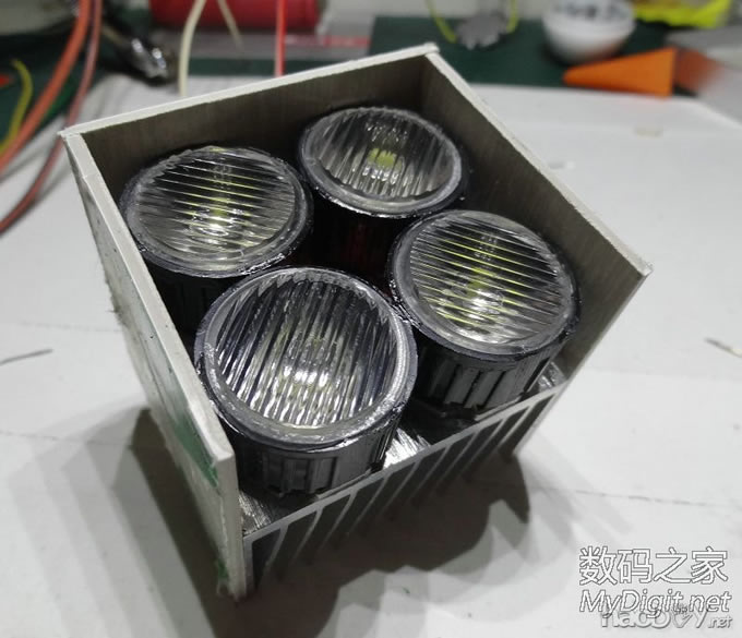 『MM DIY』一堆鸡肋的东西组合成个应急灯 『MM DIY』一堆鸡肋的东西组合成个应急灯