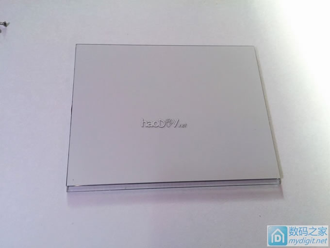 家用双探头数字温湿度计增加红外感应光控背光功能 家用双探头数字温湿度计增加红外感应光控背光功能