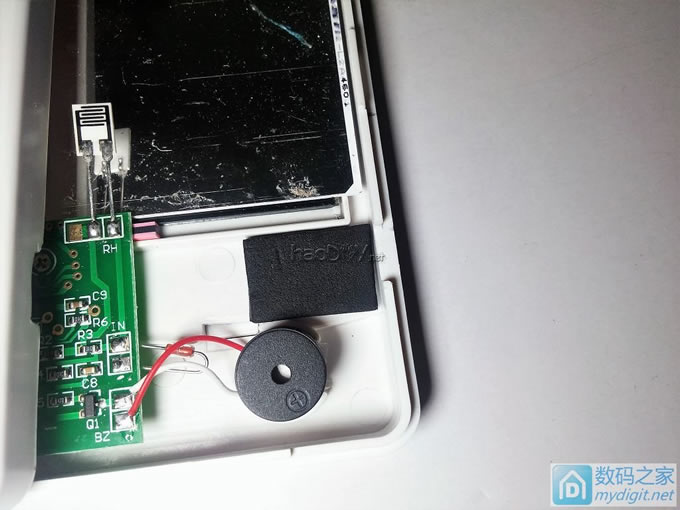 家用双探头数字温湿度计增加红外感应光控背光功能