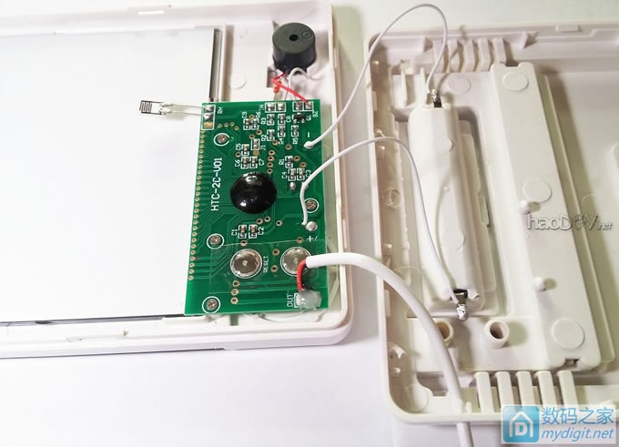 家用双探头数字温湿度计增加红外感应光控背光功能 家用双探头数字温湿度计增加红外感应光控背光功能