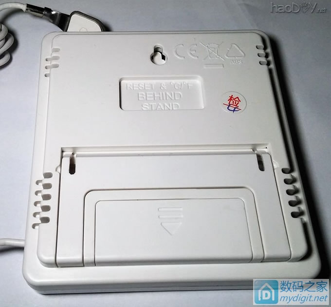 家用双探头数字温湿度计增加红外感应光控背光功能 家用双探头数字温湿度计增加红外感应光控背光功能