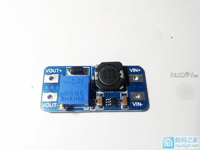 家用双探头数字温湿度计增加红外感应光控背光功能