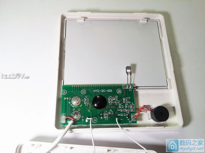 家用双探头数字温湿度计增加红外感应光控背光功能 家用双探头数字温湿度计增加红外感应光控背光功能