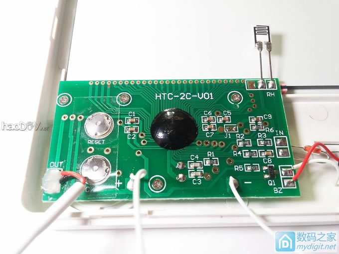 家用双探头数字温湿度计增加红外感应光控背光功能 家用双探头数字温湿度计增加红外感应光控背光功能