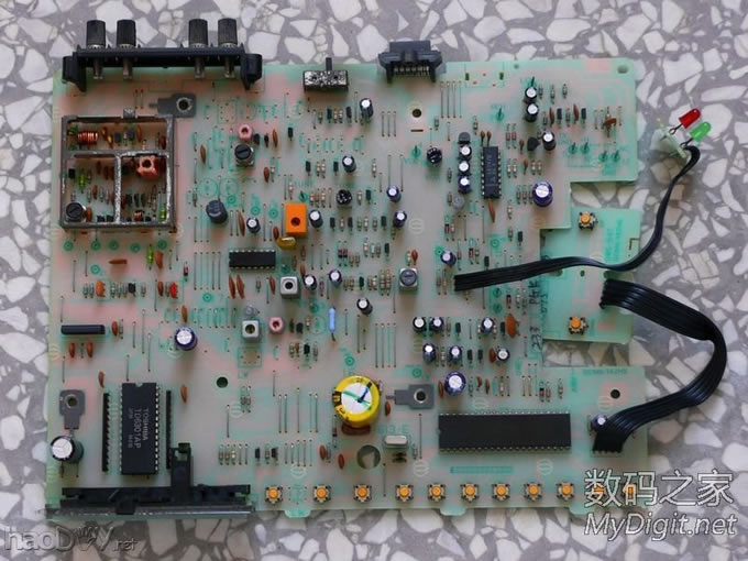 先锋TX-221Z组合音响收音头拆解并完全改造(附接口功能) 先锋TX-221Z组合音响收音头拆解并完全改造(附接口功能)