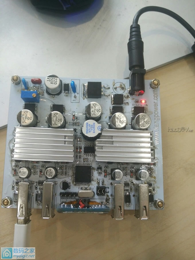 自制QC3.0 充电器   4口输出 自制QC3.0 充电器   4口输出展