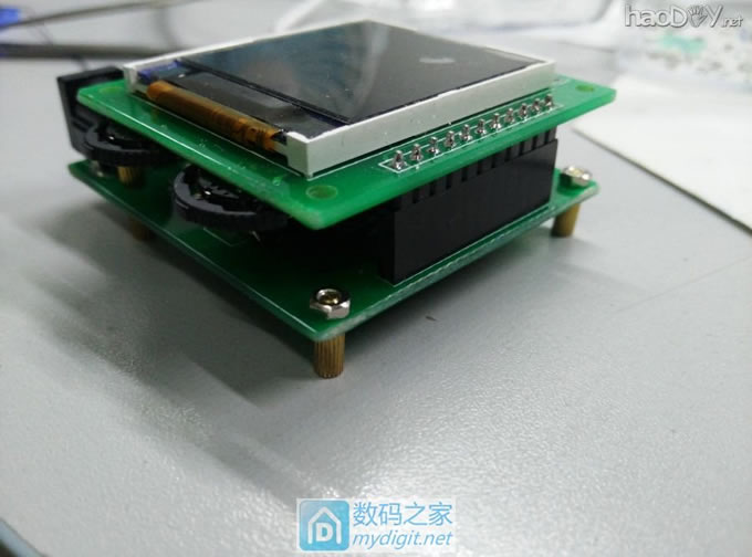 DIY 20V/6A掌上数控电源(恒压恒流+彩屏+5V/6A输出) DIY 20V/6A掌上数控电源(恒压恒流+彩屏+5V/6A输出)