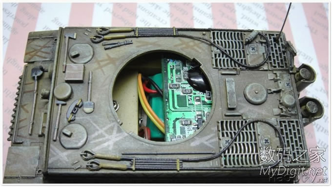 接楼上 『小七DIY』迷你蓝牙小坦克,支持重力感应哦!