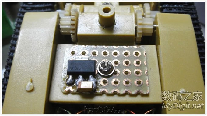 接楼上 『小七DIY』迷你蓝牙小坦克,支持重力感应哦!