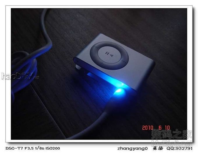 之前买的IPOD SUFFLE,组装底座越看越不爽,改!另增新买一银色