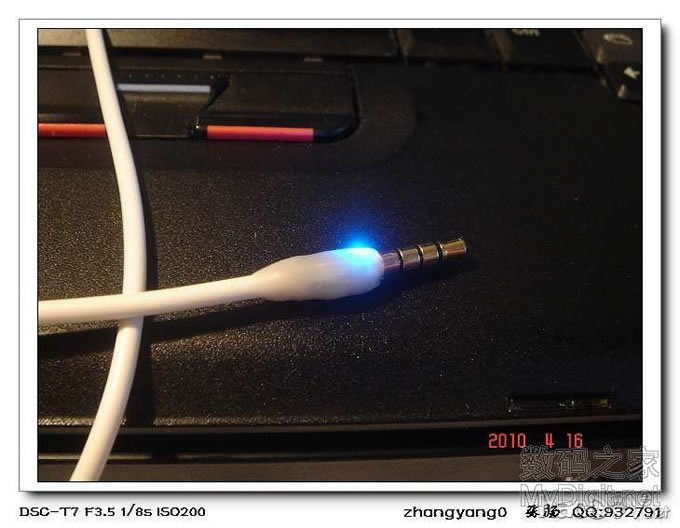 之前买的IPOD SUFFLE,组装底座越看越不爽,改!另增新买一银色