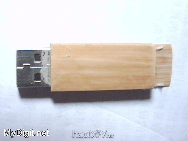 粘上另一面外壳,用502涂抹未粘好的缝隙。 自制环保竹壳U盘(多图)