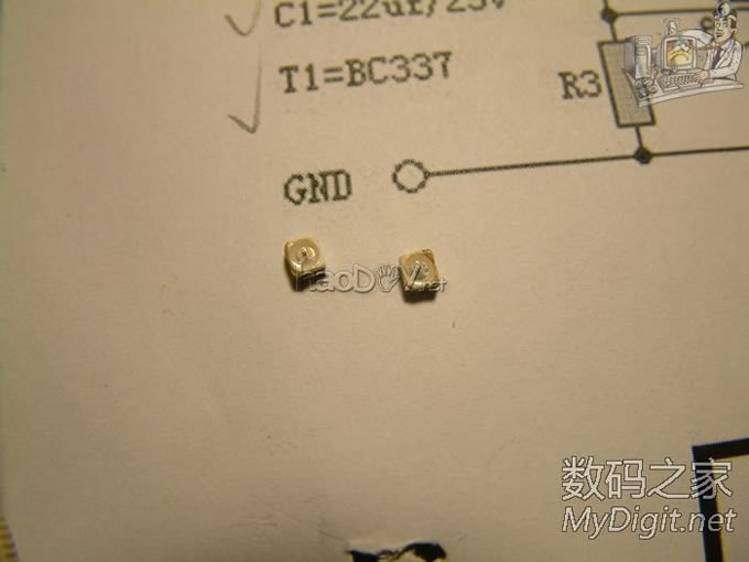 全部拆机贴片元件搭桥超mini呼吸灯,可能全论坛最小呼吸灯? 全部拆机贴片元件搭桥超mini呼吸灯,可能全论坛最小呼吸灯?