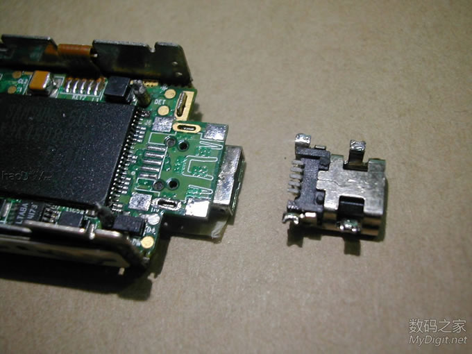 紫光檀木MP3(艾利和N10)和耳机(博士IE2)