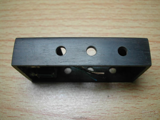 紫光檀木MP3(艾利和N10)和耳机(博士IE2)