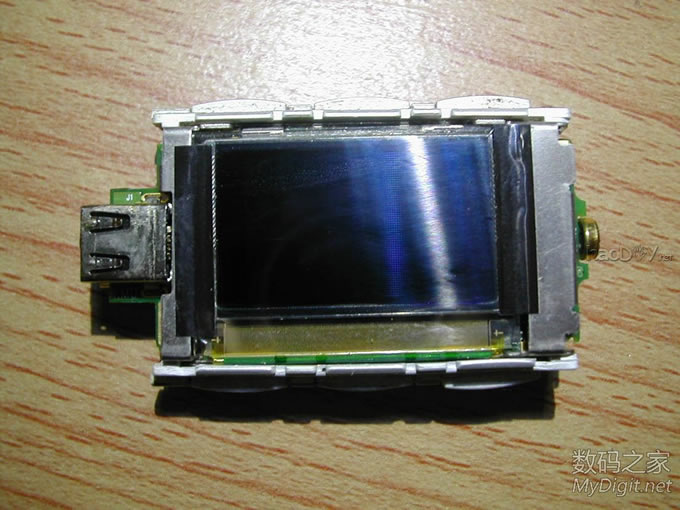 紫光檀木MP3(艾利和N10)和耳机(博士IE2) 紫光檀木MP3(艾利和N10)和耳机(博士IE2)