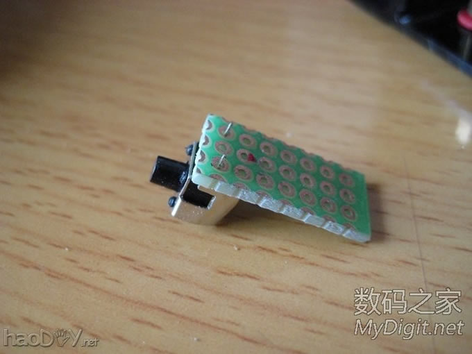 手工打造全金属迷你下载机,手掌大小,实现iPad遥控开机和远程控