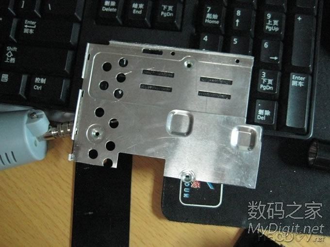 手工打造全金属迷你下载机,手掌大小,实现iPad遥控开机和远程控