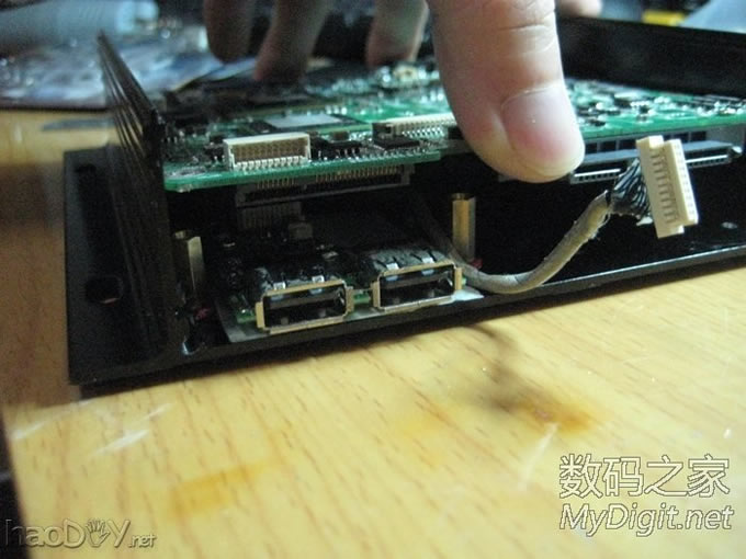 手工打造全金属迷你下载机,手掌大小,实现iPad遥控开机和远程控