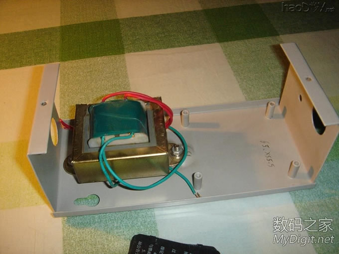 制作一款高精度四段式铅酸电池充电器