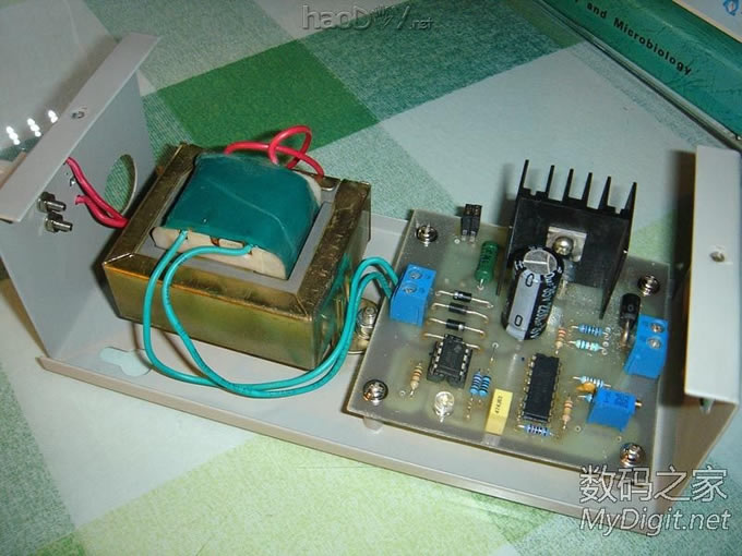 制作一款高精度四段式铅酸电池充电器