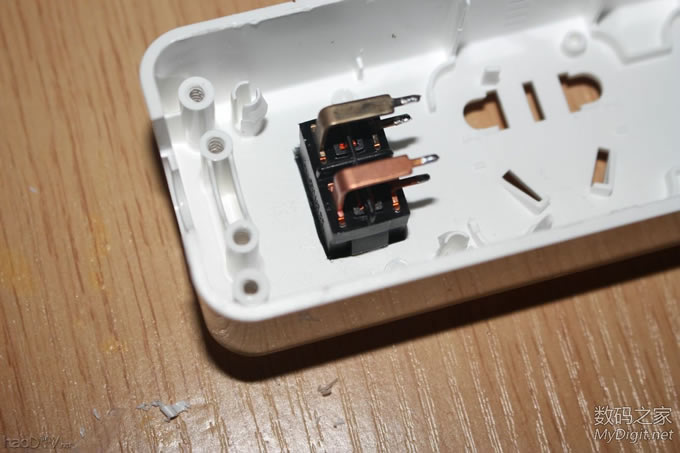 让公牛更牛,公牛小白USB电插座改双开关