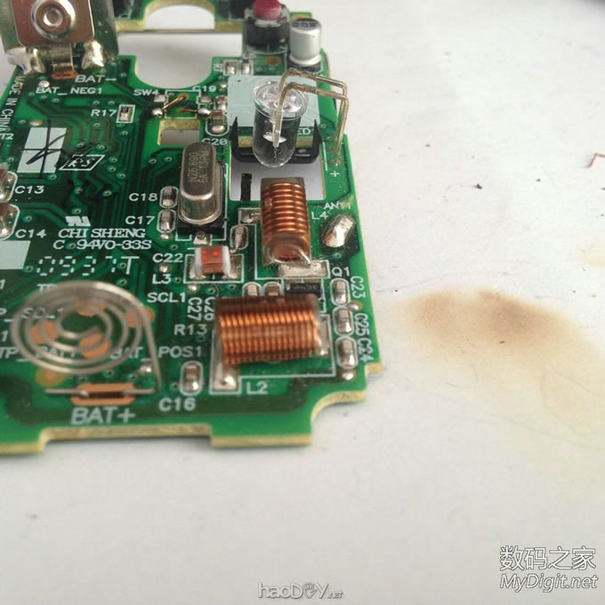 耗电大伤不起?微软迷你鲨3000加装电源开关,透明的光电传感器有