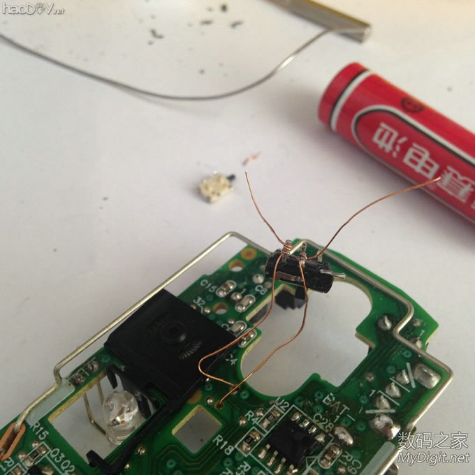 耗电大伤不起?微软迷你鲨3000加装电源开关,透明的光电传感器有